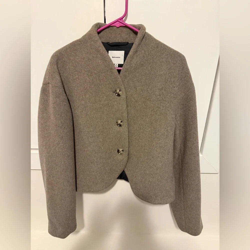 Reformation Owen Jacket in Stone